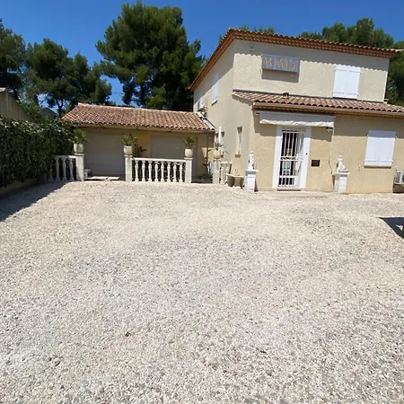 Acces Autonome Alojamento de Acomodação e Pequeno-almoço Beaucaire (Gard)