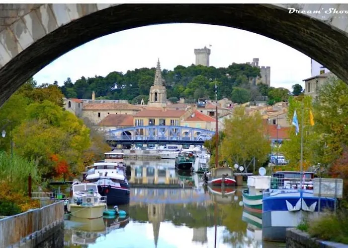 Alojamento de Acomodação e Pequeno-almoço Acces Autonome Beaucaire (Gard)