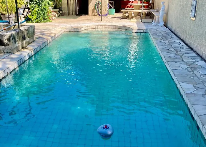 Acces Autonome Alojamento de Acomodação e Pequeno-almoço Beaucaire (Gard)